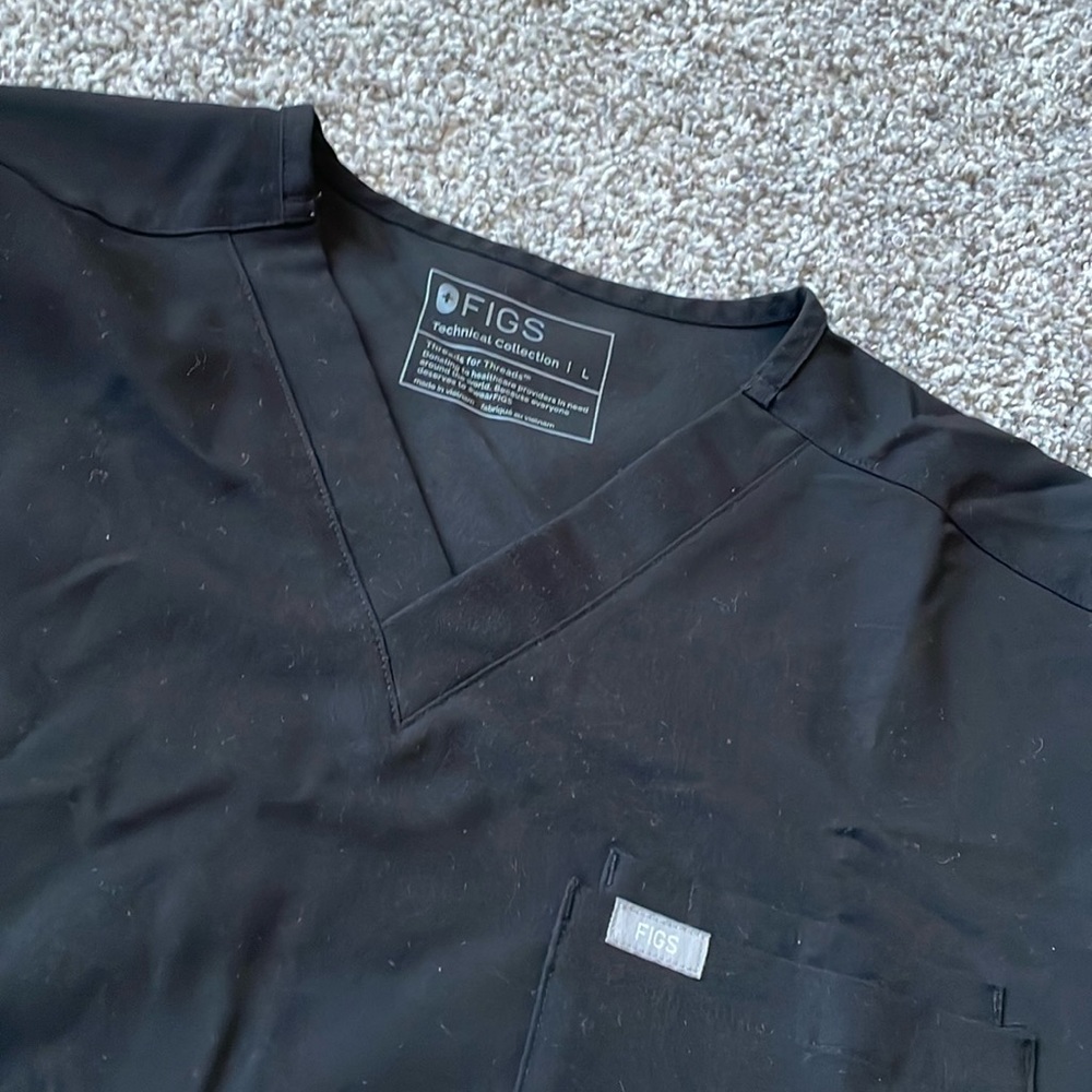Figs Leon Three-Pocket Scrub Top